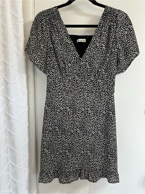 Abercrombie & Fitch Black Pattern Flutter Sleeve Mini Dress